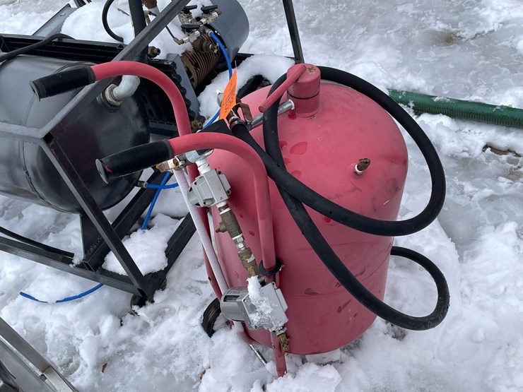 #3525-•-110-lb.-sand-blaster-image-5