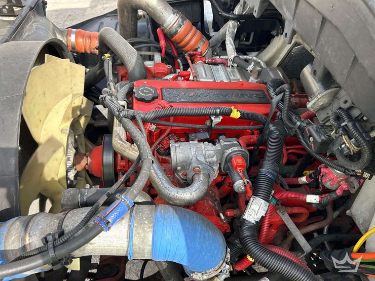 2019-international-durastar-4300-image-8