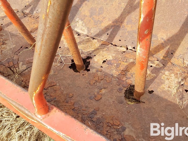 apache-wfw24a2-24'-feeder-wagon-image-15