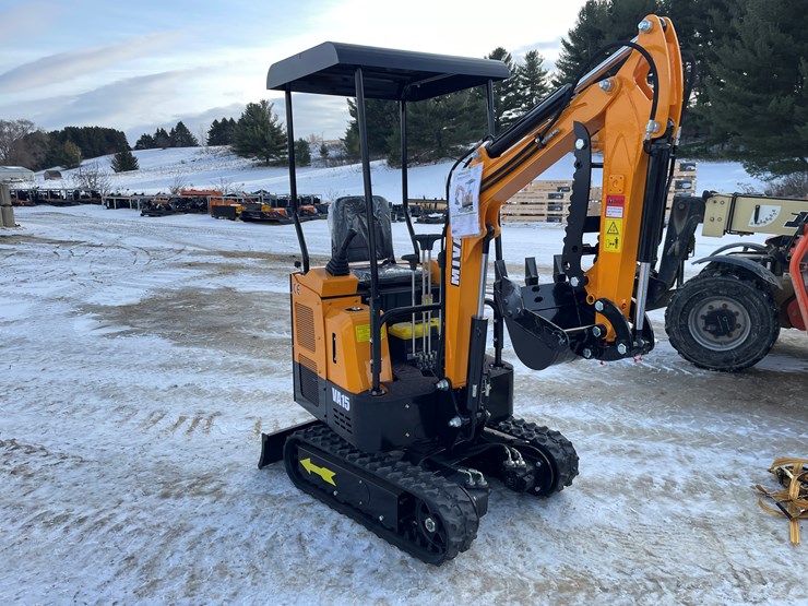 #201-•-miva-va15-mini-excavator-image-3