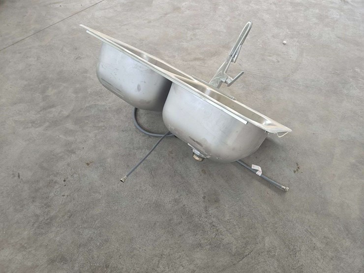 stainless-steel-sink-image-2