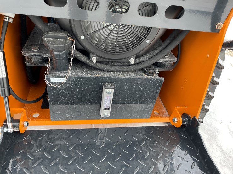 #307-•-new-land-hero-mini-skid-loader-image-22