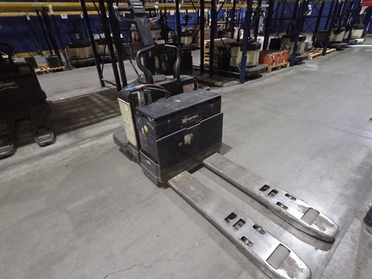 1998-crown-pe3520-60-image-2