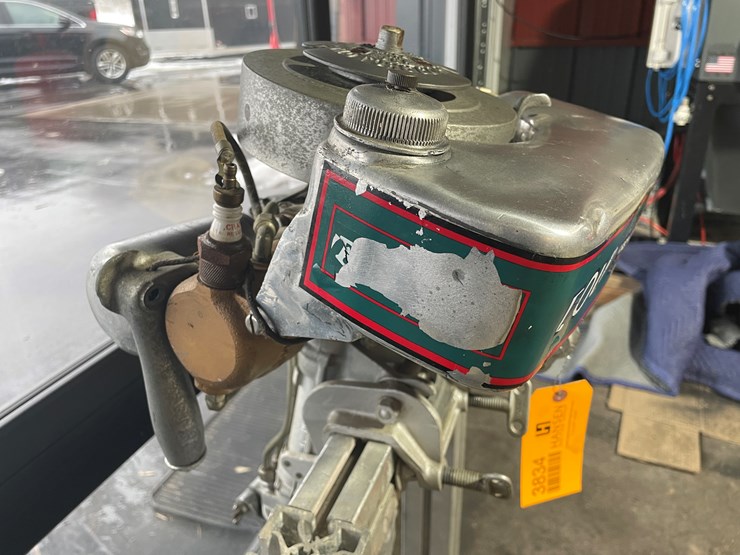 #3834-•-evinrude-foldlight-vintage-outboard-boat-motor-image-3