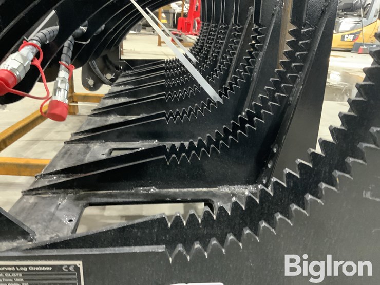 2025-giyi-clg72-skid-steer-curved-log-grabber-image-16