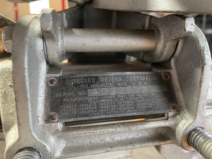 #3834-•-evinrude-foldlight-vintage-outboard-boat-motor-image-12