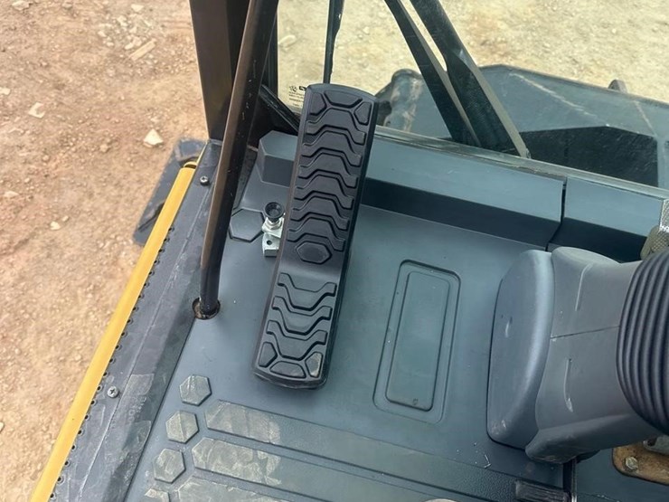 2017-caterpillar-m316f-image-33