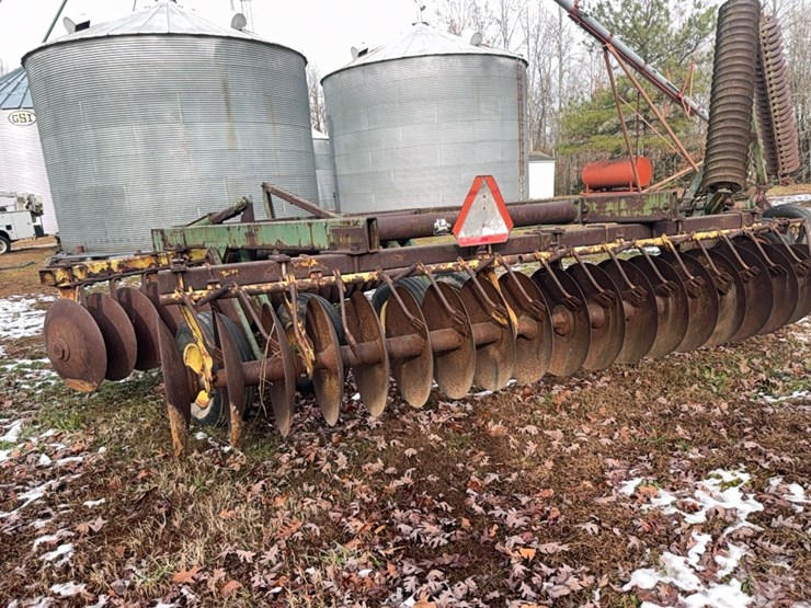 john-deere-340-image-21