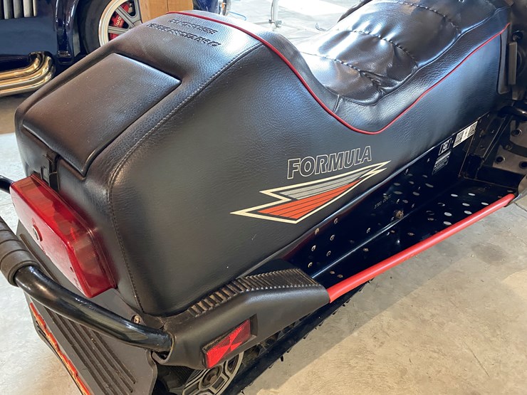 #3788-•-1991-ski-doo-formula-mach-1-snowmobile-image-14