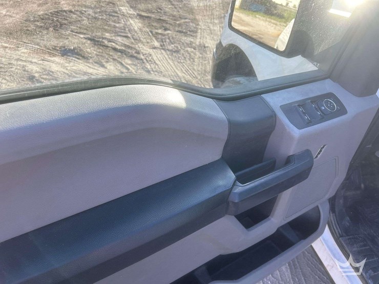 2018-ford-f150-image-10