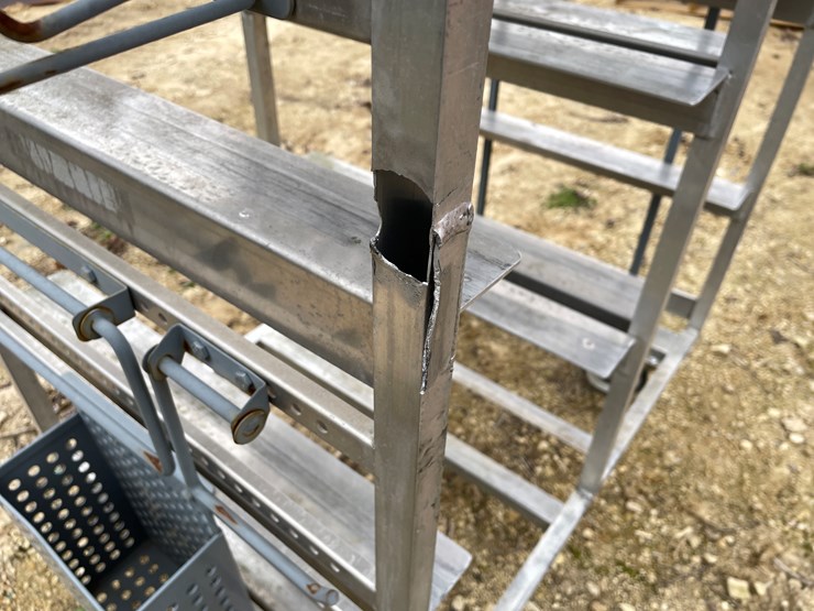 #3571-•-aluminum-rolling-cart-image-9