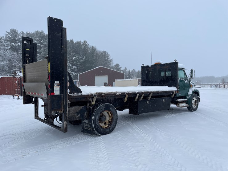 #400-•-2006-sterling-straight-truck-(has-wi-title)-image-5