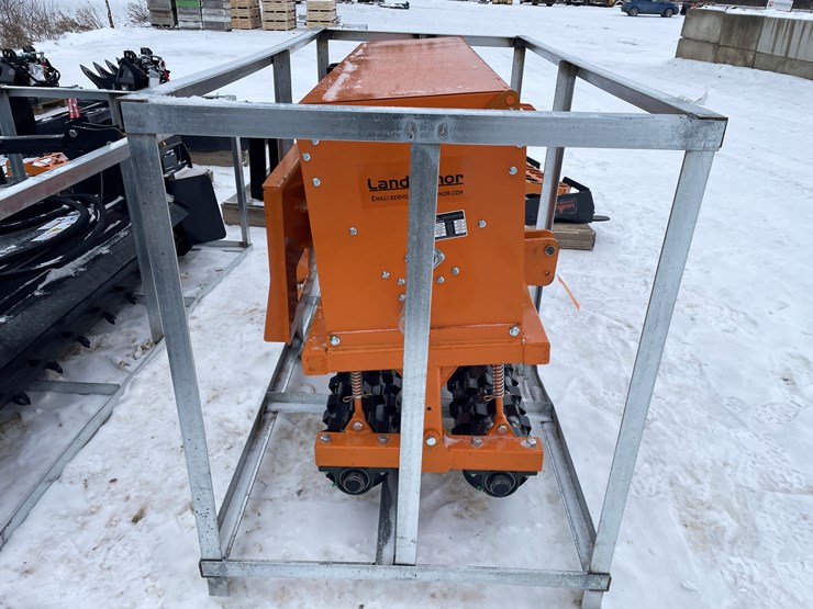 caterpillar-12-image-4