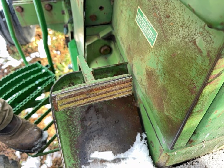 john-deere-4320-image-52
