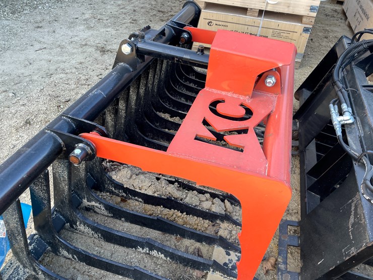 #3693-•-new-kc-76"-skid-steer-skeleton-grapple-bucket-image-9