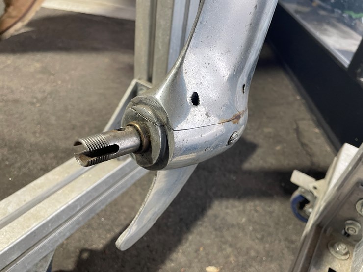 #3834-•-evinrude-foldlight-vintage-outboard-boat-motor-image-10