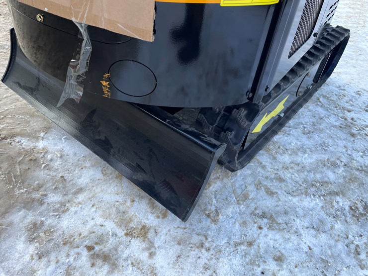 #200-•-miva-va15-mini-excavator-image-43