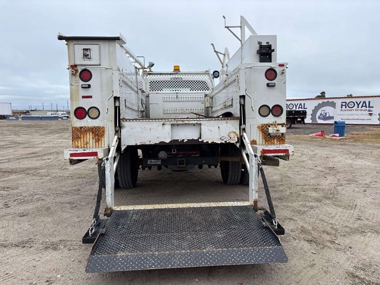 2012-ford-f550-image-26