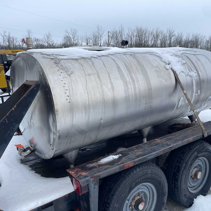 #3518 • Delaval Bulk Tank
