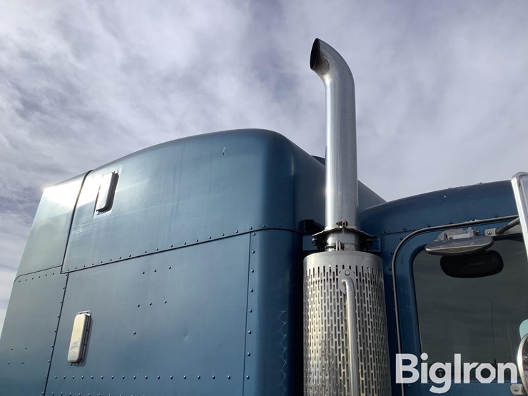 1998-peterbilt-377-image-12