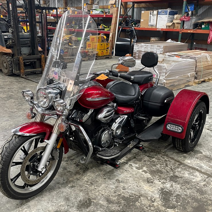 #1010 • 2011 Yamaha V-Star 950 Tourer Motorcycle with Trike Kit (Has WI Title)