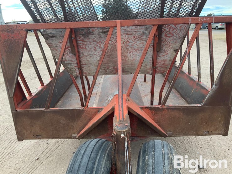 econo-grazer-bale-feeder-wagon-image-9