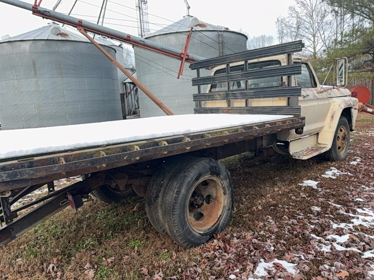 1977-ford-600-image-40