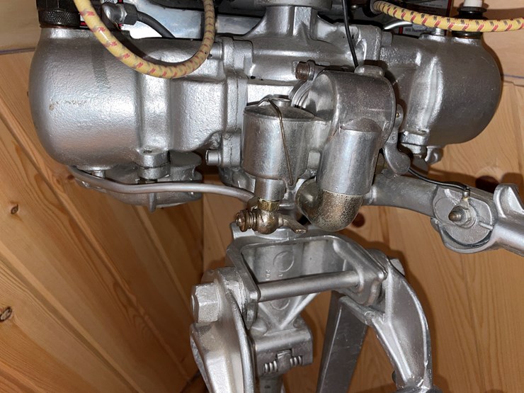 #3836-•-lockwood-vintage-outboard-boat-motor-image-11