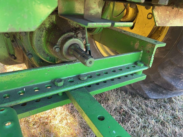 john-deere-830-image-46
