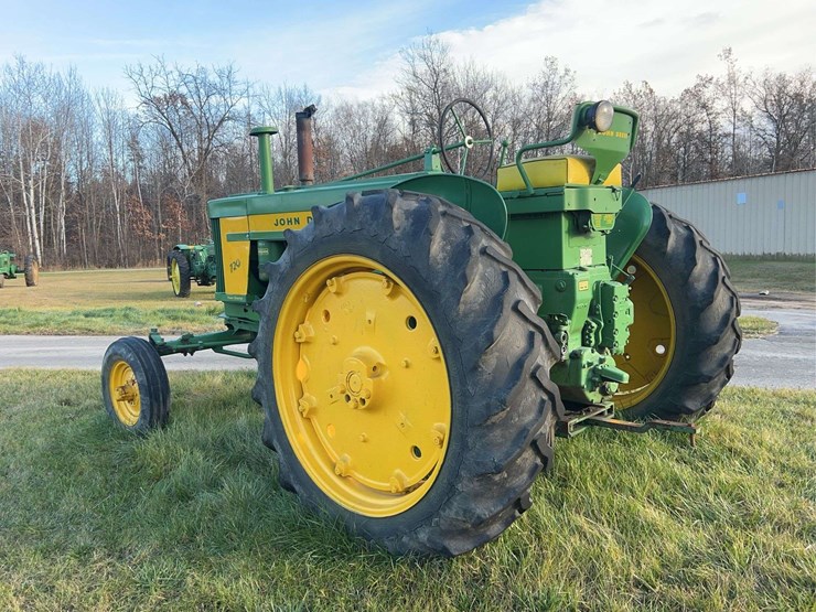 1957-john-deere-720-image-5