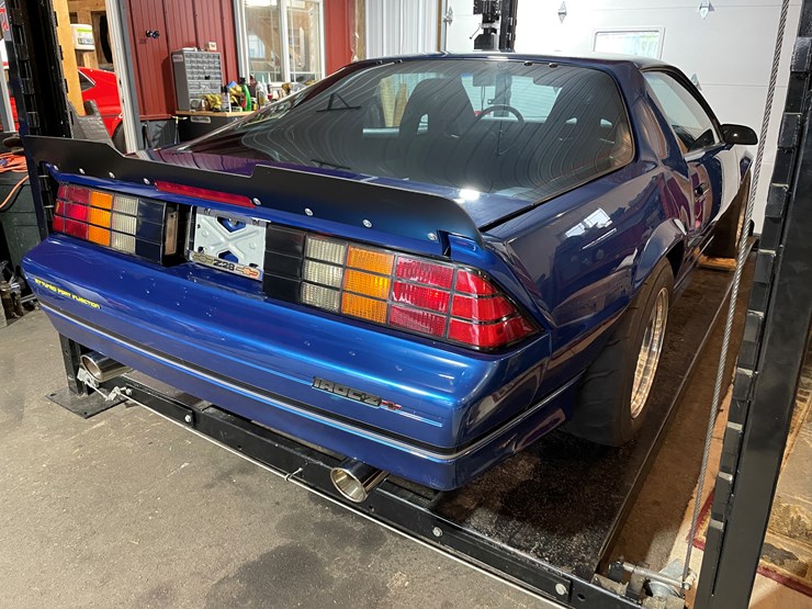 #3811-•-1990-chevrolet-camaro-iroc-z-rare-1le-(has-wi-title)-image-4