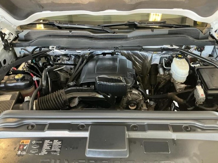 2015-chevrolet-silverado-2500hd-image-13