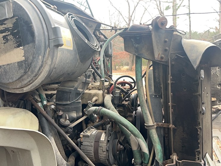 1989--intl-tractor-trailer,-477,369-miles,-diesel-l10-cummings-engine,-title-in-hand;-located-at-7241-roxbury-rd,-charles-city,-va,-please-call-804.837.9940-or-804.651.4404-with-questions-image-32