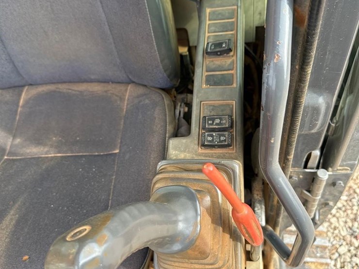 2012-hitachi-zx225us-lc-3-image-19