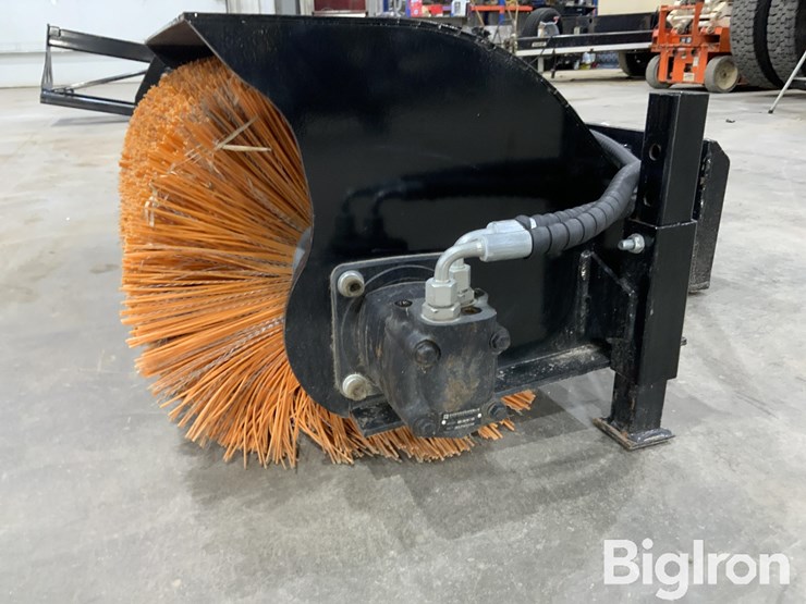 2025-giyi-gy-qsj-mini-skid-steer-loader-sweeper-image-20