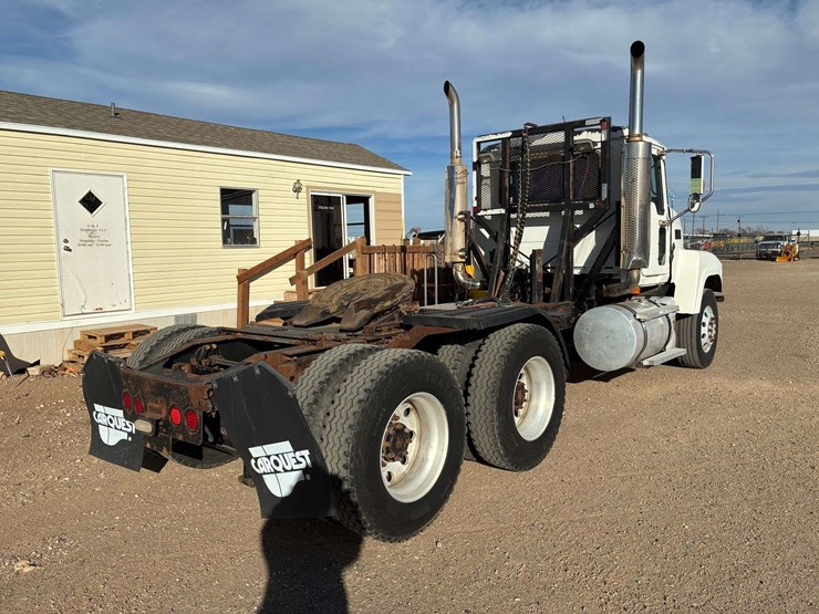 2006-mack-chn613-image-3