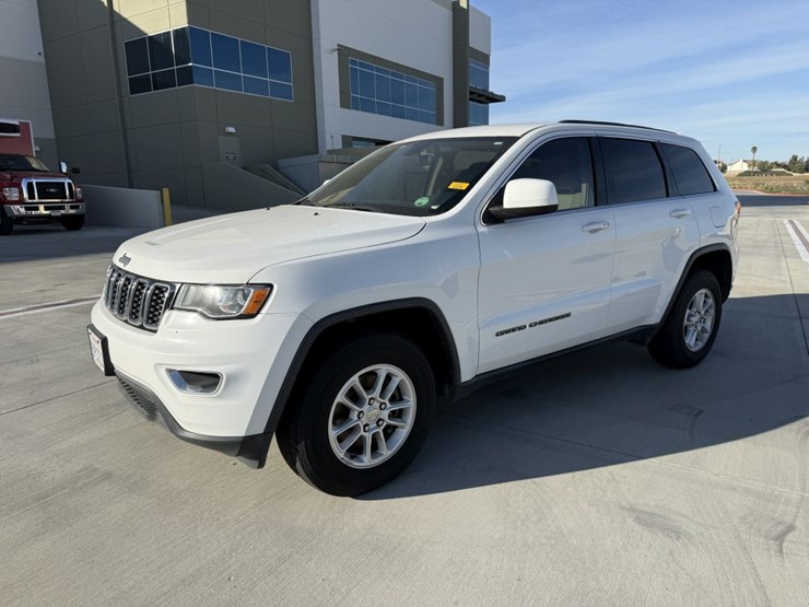 2017-jeep-grand-cherokee-image-1