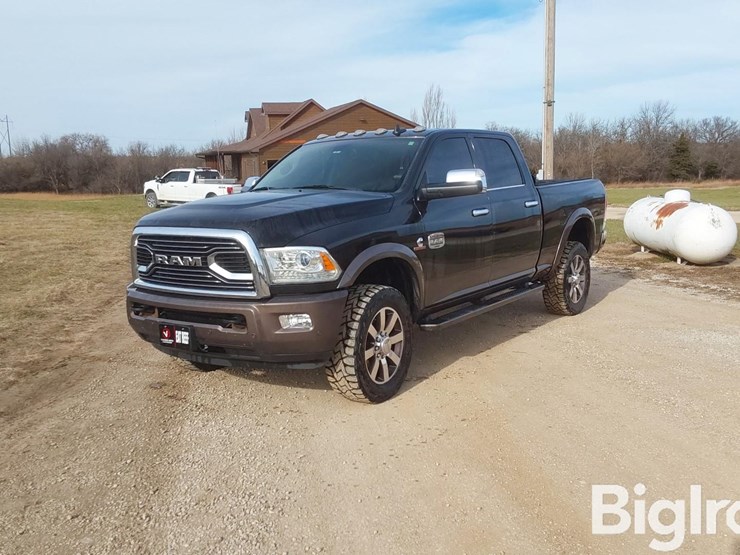 2018-dodge-2500-image-1