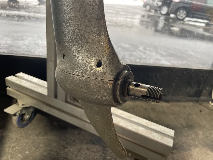 #3834-•-evinrude-foldlight-vintage-outboard-boat-motor-image-9