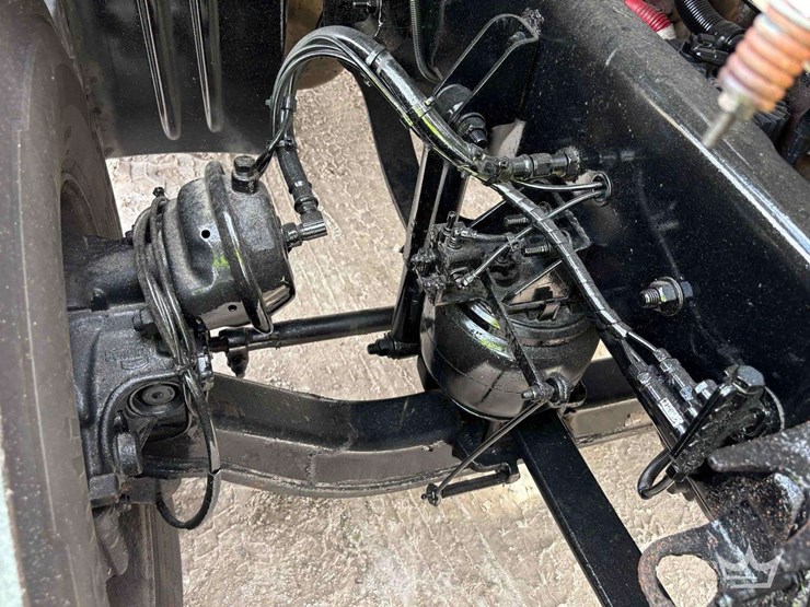 2014-freightliner-cascadia-125-image-31