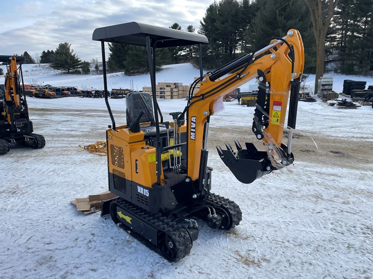 #202-•-miva-va15-mini-excavator-image-3