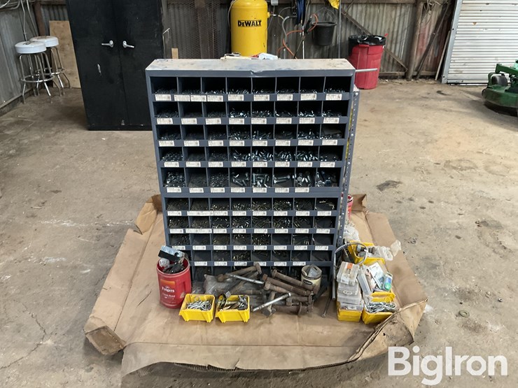 shop-shelves-w/miscellaneous-hardware-image-4