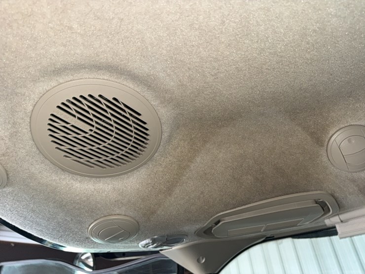 2015-john-deere-s670-image-42