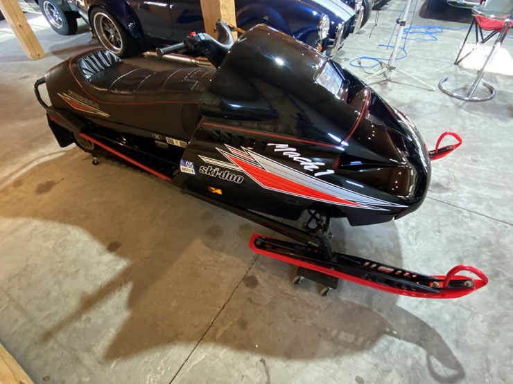 #3788-•-1991-ski-doo-formula-mach-1-snowmobile-image-4