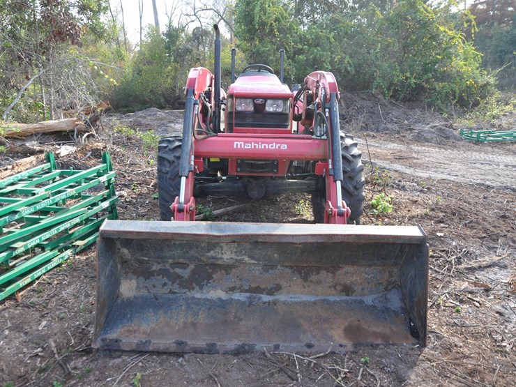 2019-mahindra-6065-image-2