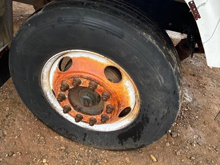 1998-ford-f700-image-21