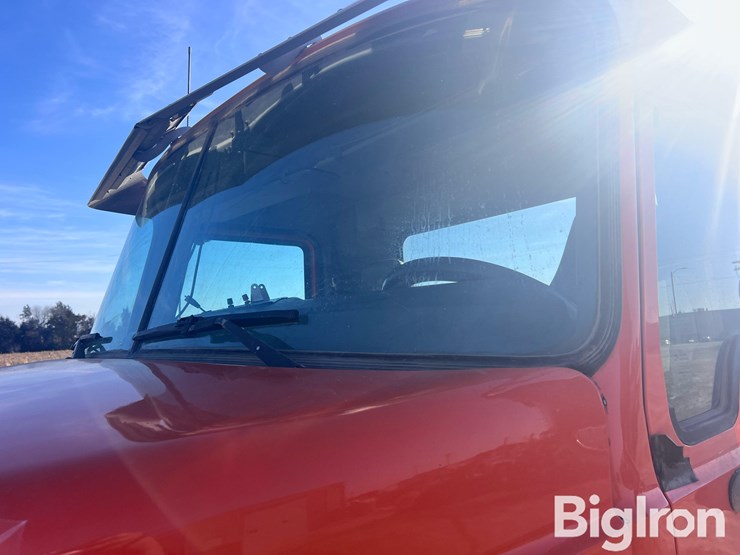 2016-mack-pinnacle-chu613-image-12