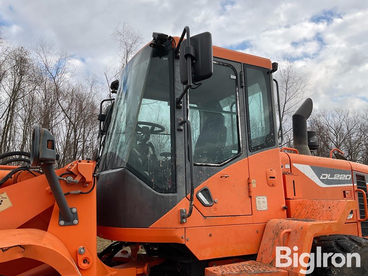 2016-doosan-dl220-5-image-9
