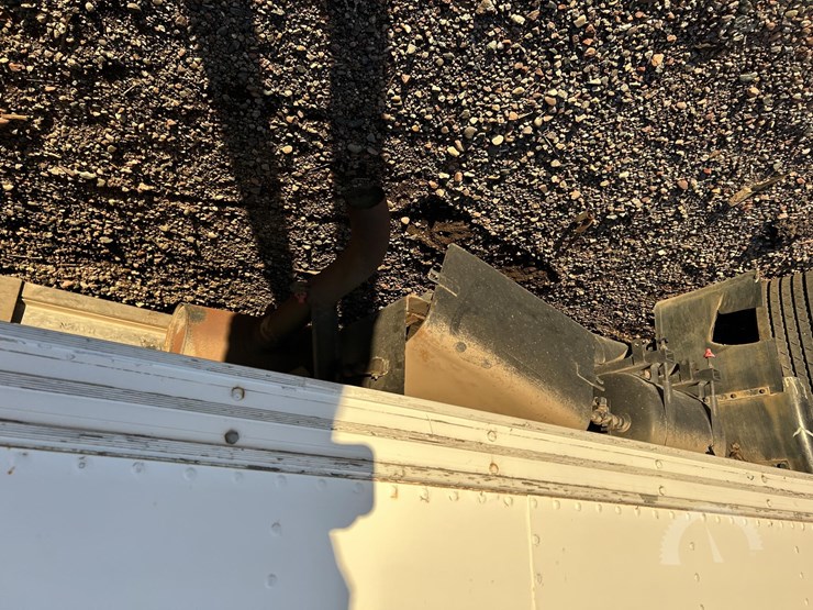 2016-volvo-f613-image-15