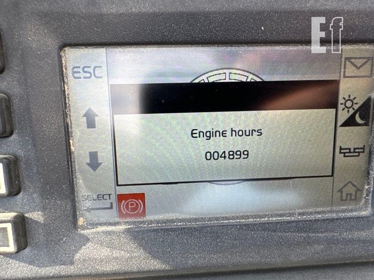 2018-volvo-p7110b-image-27